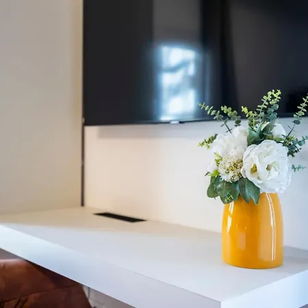 Apartman Di Design Vicino Al Tram E Al Centro *